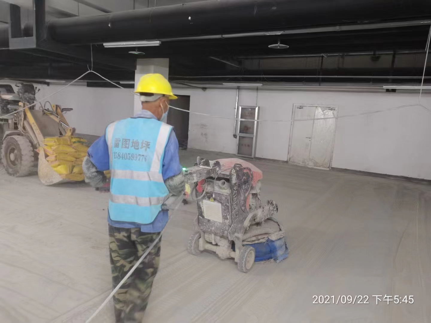 混凝土固化地坪-地面打磨