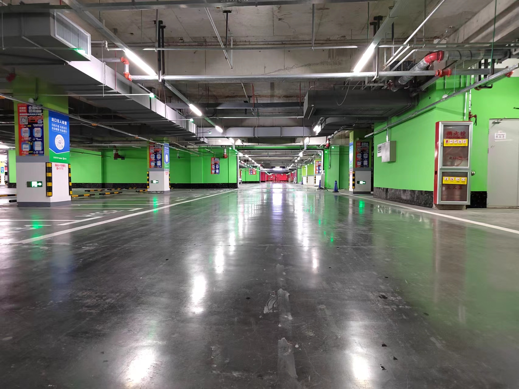 沈北萬達地下停車場(金剛砂)